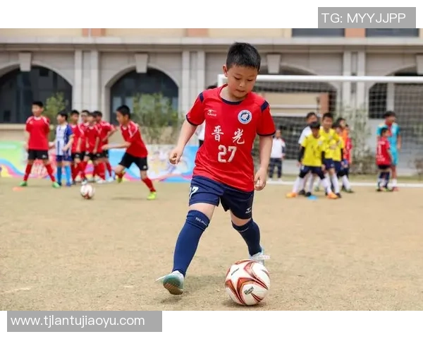 生病孩子的梦想愿望希望能与心目中的足球明星亲密接触 生病孩子的梦想愿望希望能与心目中的足球明星亲密接触