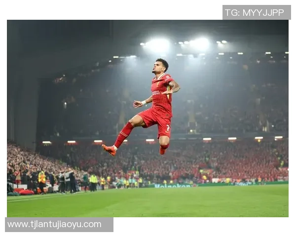 足球明星双人庆祝动作解析展现激情与默契的完美瞬间 足球明星双人庆祝动作解析展现激情与默契的完美瞬间